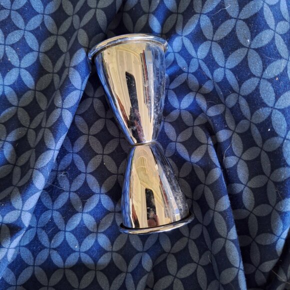 cocktail strainer and double sided shotglass - Picture 7 of 7